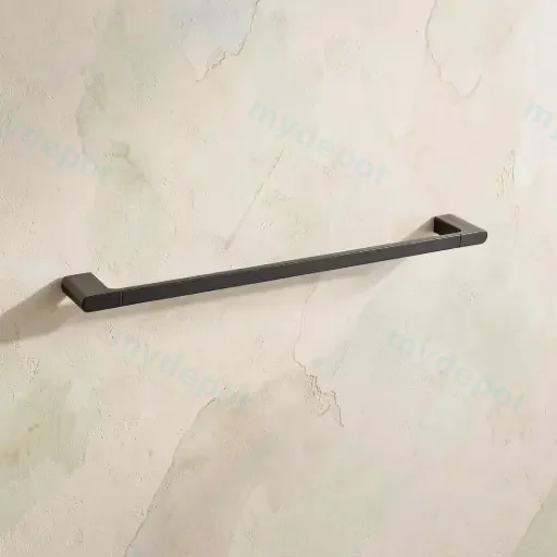 Au Black Single Towel Rail 600mm