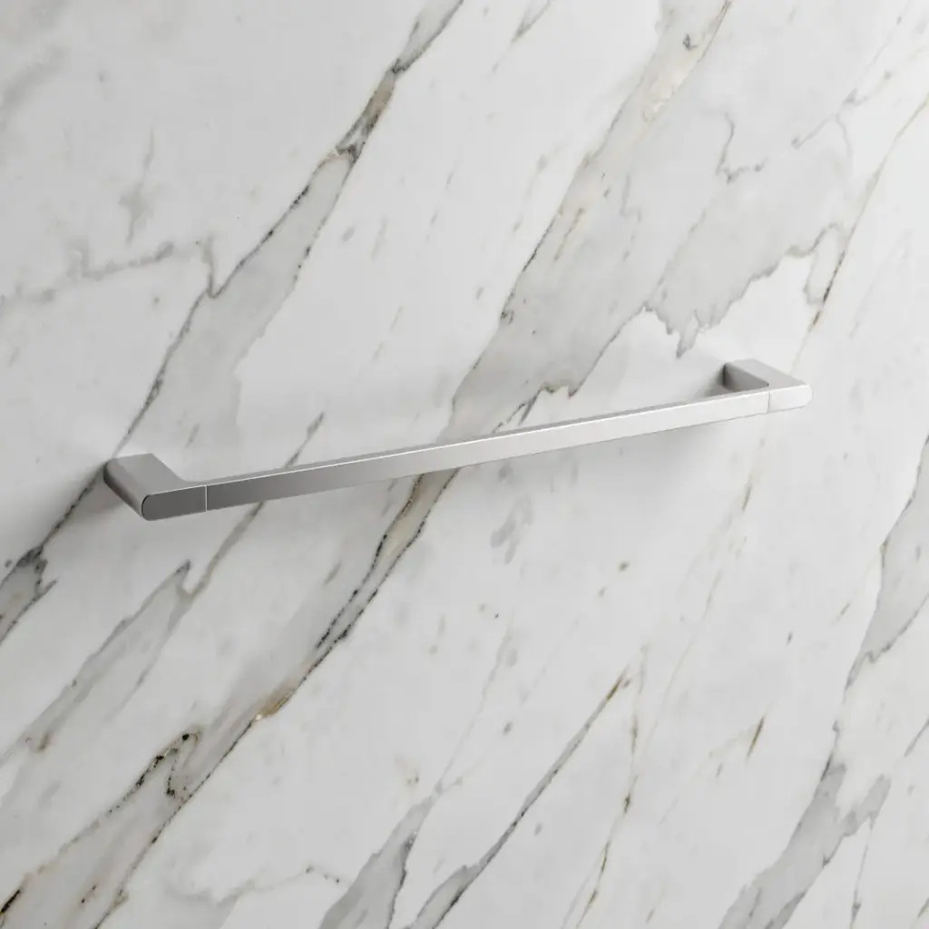 [41057] Persano Chrome Zinc Alloy 600mm Single Towel Rail